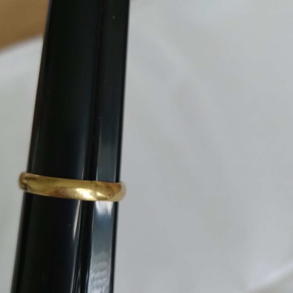 Man's wedding band